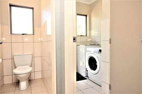 Photo of property in 2/344 Swanson Road, Ranui, Auckland, 0612