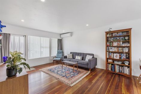 Photo of property in 2 May Avenue, Te Atatu South, Auckland, 0610