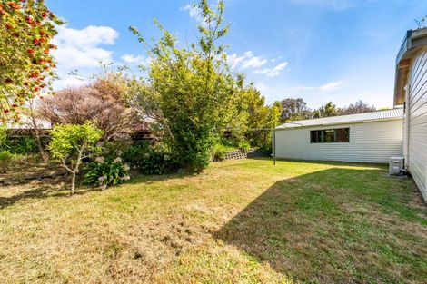 Photo of property in 22 Whitechapel Grove, Stokes Valley, Lower Hutt, 5019