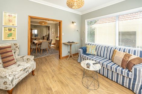 Photo of property in 2 Tarata Street, Saint Johns Hill, Whanganui, 4501