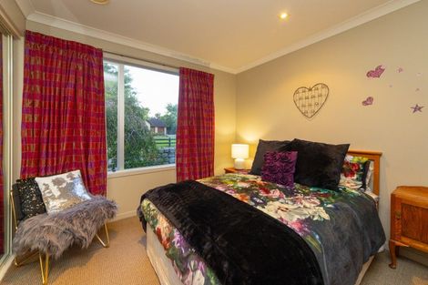 Photo of property in 6 Homestead Lane, Fitzherbert, Palmerston North, 4471
