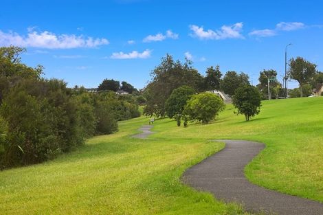 Photo of property in 54 Hillwell Drive, Henderson, Auckland, 0612