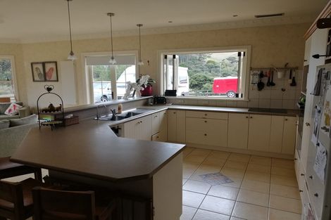 Photo of property in 104 Muriwai Valley Road, Muriwai, Waimauku, 0881