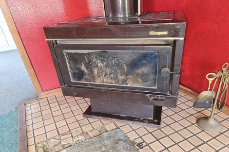 Photo of property in 32 Luff Place, Westport, 7825