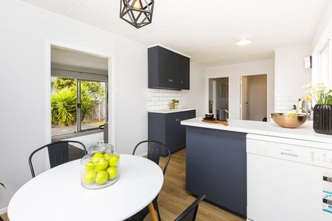 Photo of property in 7 Blueberry Grove, Timberlea, Upper Hutt, 5018