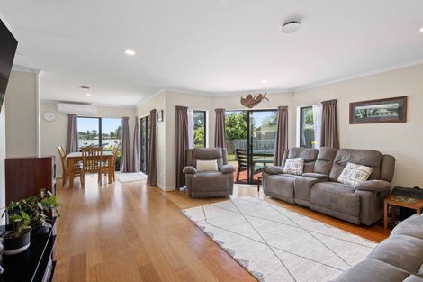 Photo of property in 114d Sandspit Road, Waiuku, 2123