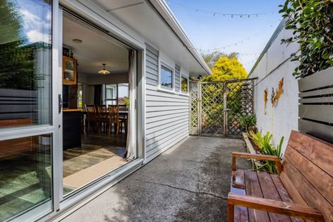 Photo of property in 1 Nikau Street, Inglewood, 4330