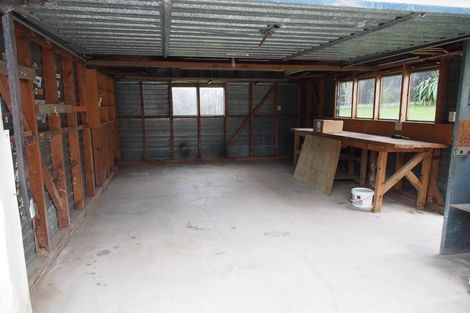 Photo of property in 4 Verena Place, Green Bay, Auckland, 0604