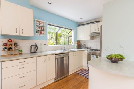 Photo of property in 704 South Titirangi Road, Titirangi, Auckland, 0604