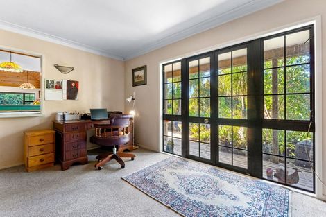 Photo of property in 233 Waihoehoe Road, Drury, 2577