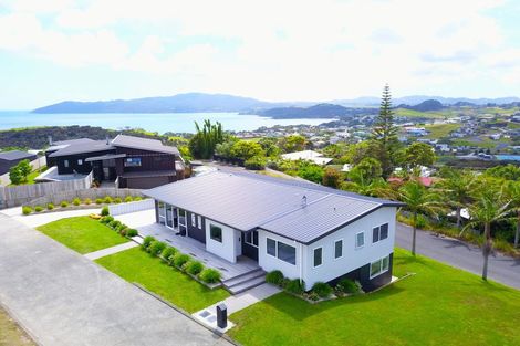 Photo of property in 2 Sunset Heights, Cable Bay, 0420