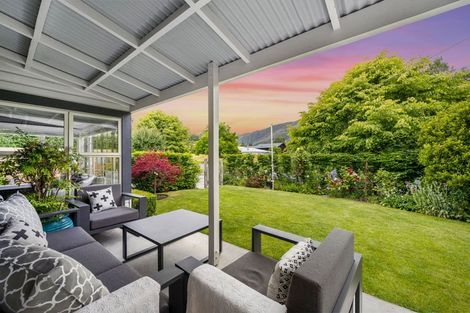 Photo of property in 22 Cornwall Street, Arrowtown, 9302