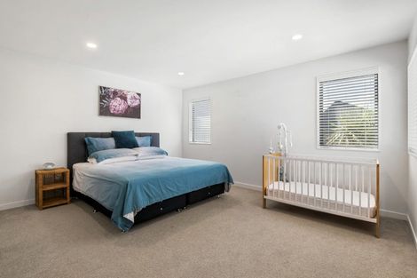 Photo of property in 4b Rosalind Road, Glenfield, Auckland, 0629