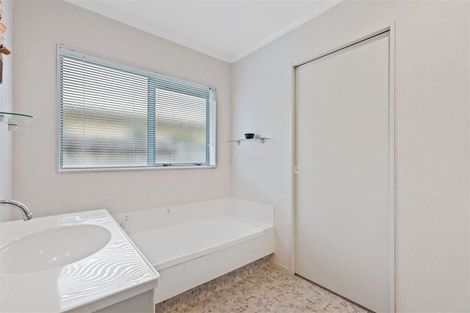 Photo of property in 27 Lavender Place, Papamoa Beach, Papamoa, 3118