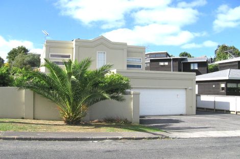 Photo of property in 1/21 Bevyn Street, Castor Bay, Auckland, 0620