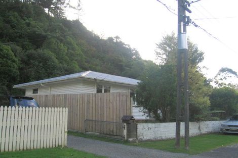Photo of property in 18 Sunny Grove, Wainuiomata, Lower Hutt, 5014