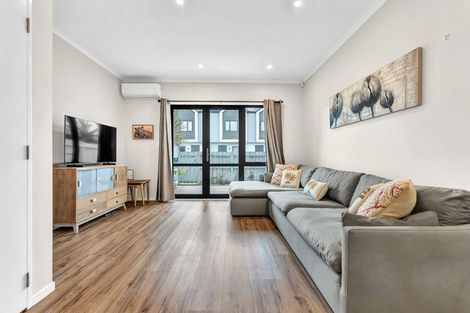 Photo of property in 7/66 Swanson Road, Henderson, Auckland, 0610