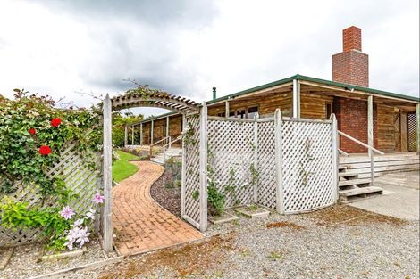 Photo of property in 382 Kimberley Road, Levin, 5571