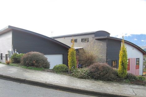 Photo of property in 24 Richards Park Lane, Fernhill, Queenstown, 9300