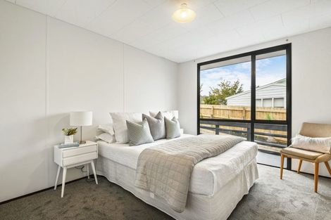 Photo of property in 34a Riserra Drive, Ranui, Auckland, 0612