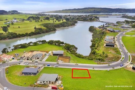 Photo of property in 25 Omahina Street, Raglan, 3225