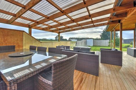 Photo of property in 176 Seaward Road, Edendale, 9825