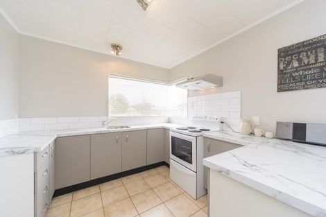 Photo of property in 73 Hillcrest Drive, Kelvin Grove, Palmerston North, 4414