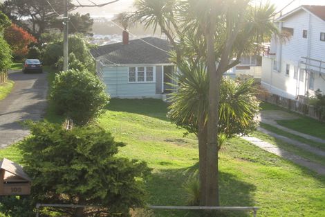 Photo of property in 105 Seatoun Heights Road, Seatoun, Wellington, 6022
