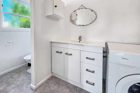 Photo of property in 150 Kelburn Parade, Kelburn, Wellington, 6012