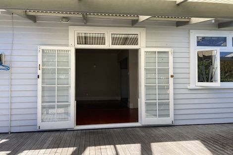 Photo of property in 1/46 Old Lake Road, Narrow Neck, Auckland, 0624