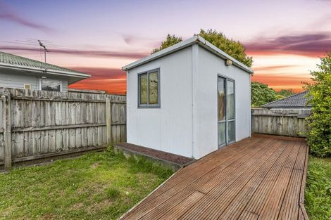 Photo of property in 1c Kuaka Place, New Lynn, Auckland, 0600