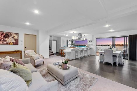 Photo of property in 2/10 Lilford Place, Half Moon Bay, Auckland, 2012