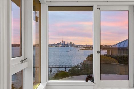 Photo of property in 34 Jubilee Avenue, Devonport, Auckland, 0624