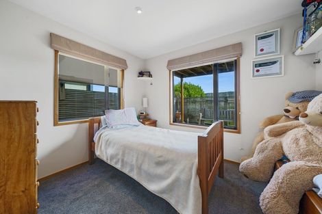 Photo of property in 8 Marina View, Paremata, Porirua, 5026