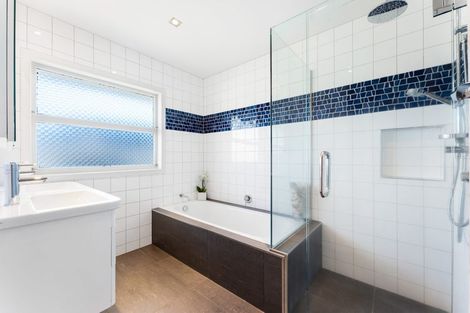 Photo of property in 15 Jaemont Avenue, Te Atatu South, Auckland, 0610