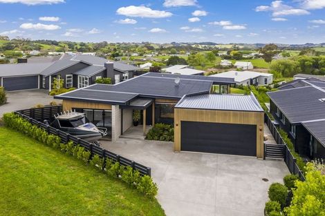 Photo of property in 10 Laly Haddon Place, Matakana, 0985