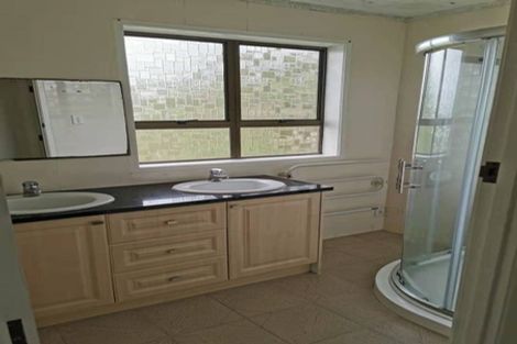 Photo of property in 316 Wairau Road, Glenfield, Auckland, 0629