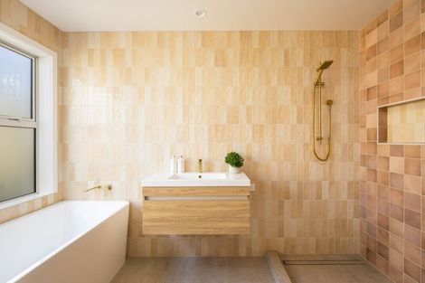 Photo of property in 9a Lemont Place, Westown, New Plymouth, 4310