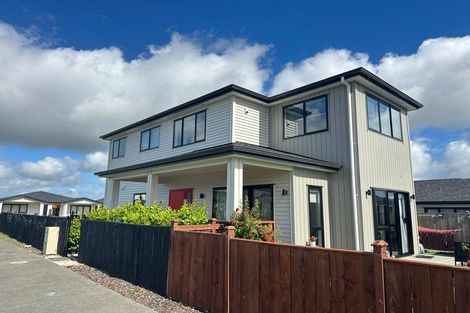 Photo of property in 18 Noia Way, Karaka, Papakura, 2113