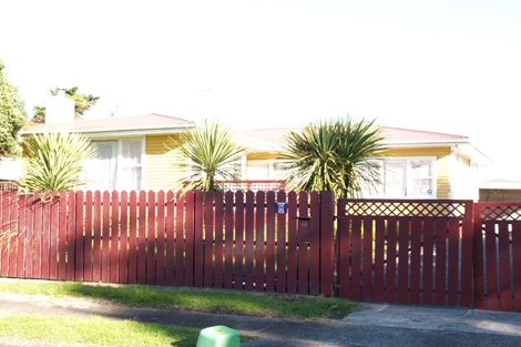 Photo of property in 7 Chisholm Place, Mangere East, Auckland, 2024
