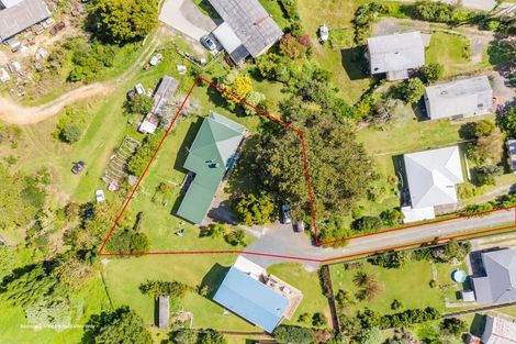 Photo of property in 25 Derrick Road, Kawakawa, 0210