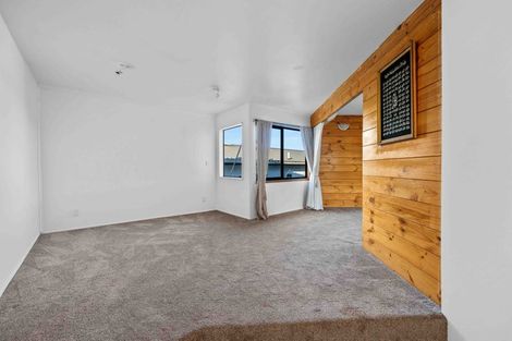 Photo of property in 1/29 Beaubank Road, Kelston, Auckland, 0602