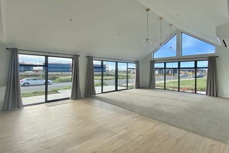 Photo of property in 27 Kahotea Place, Papamoa Beach, Papamoa, 3118