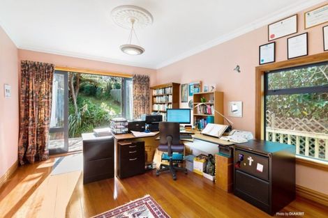 Photo of property in 17 Highbury Crescent, Highbury, Wellington, 6012