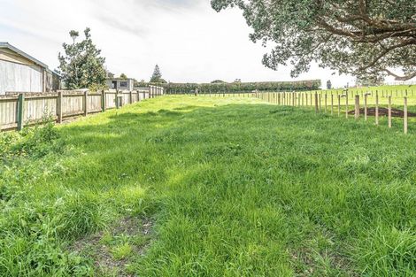 Photo of property in 28 Weraroa Road, Waverley, 4510