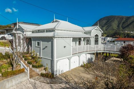 Photo of property in 5 Taranaki Street, Picton, 7220