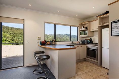 Photo of property in 12a Landsdowne Terrace, Karori, Wellington, 6012