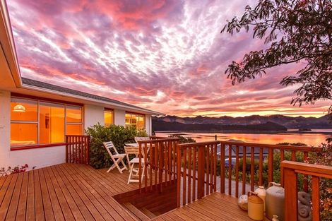 Photo of property in 11 Ngaio Lane, Charteris Bay, Lyttelton, 8971