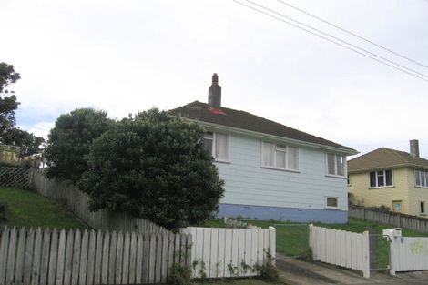 Photo of property in 21 Davidson Crescent, Tawa, Wellington, 5028