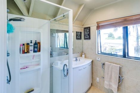 Photo of property in 27 Lowther Place, Taradale, Napier, 4112